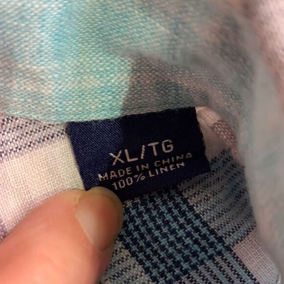 Tommy Bahama linen button up shirt.  Light weight layering beach vacation‎ - Picture 3 of 8